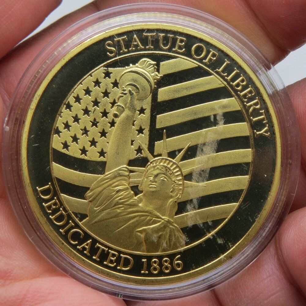 18k Gold Coin - Picture 1 of 3